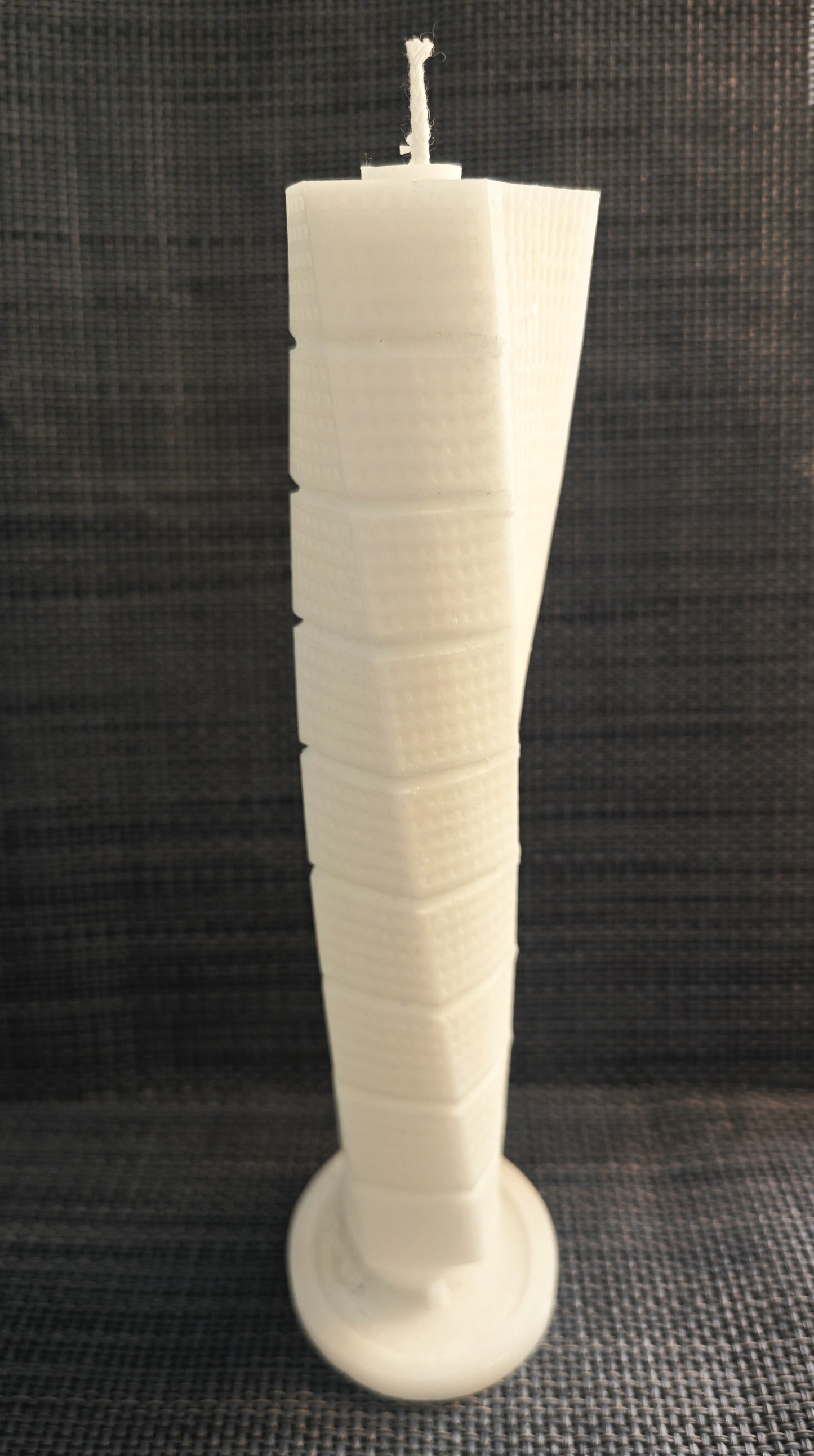 Turning Torso candle, 195x70x55mm